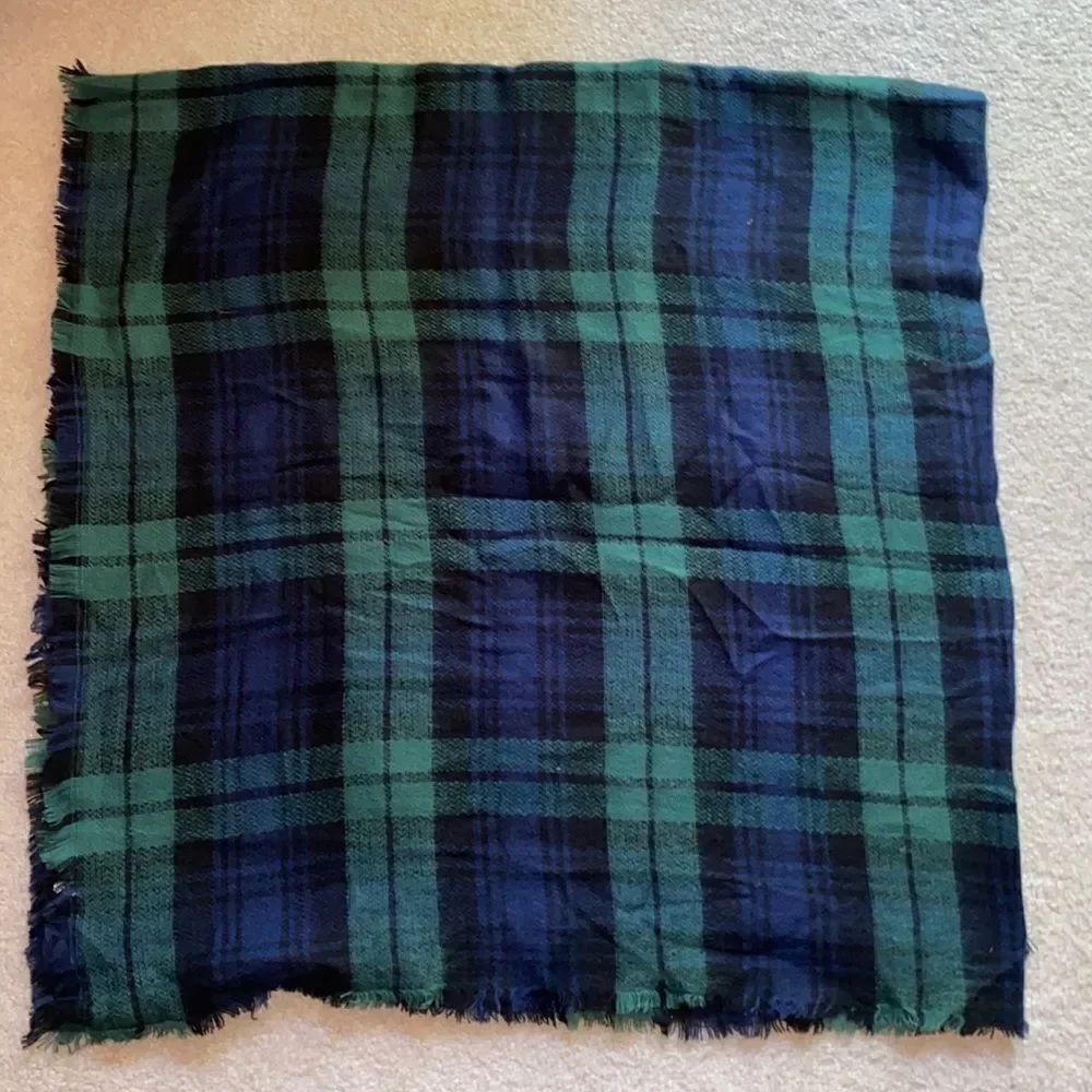 NWOT! Classic Tartan Plaid Blanket Wrap!